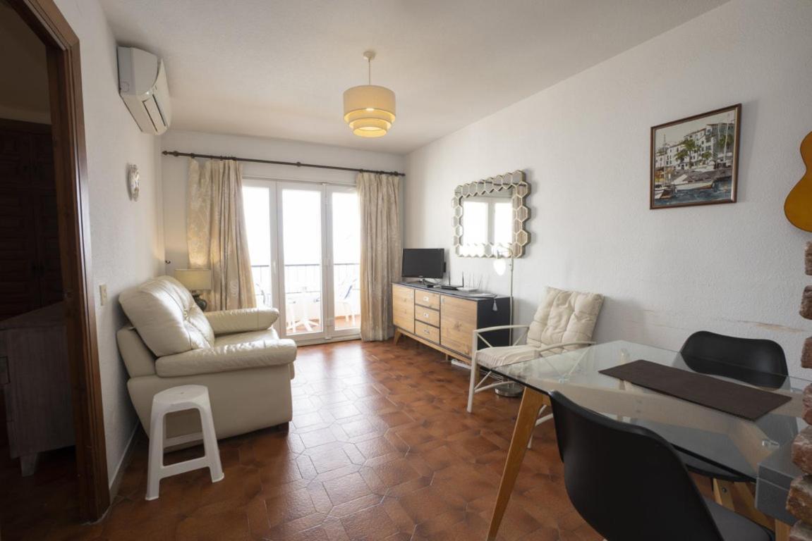 Palmeras 72 Menyber Nerja Luaran gambar