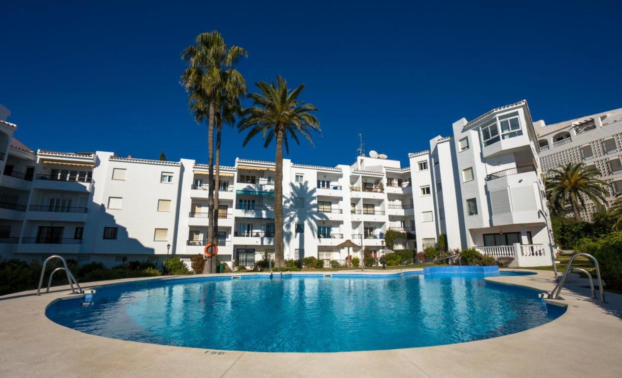 Palmeras 72 Menyber Nerja Luaran gambar